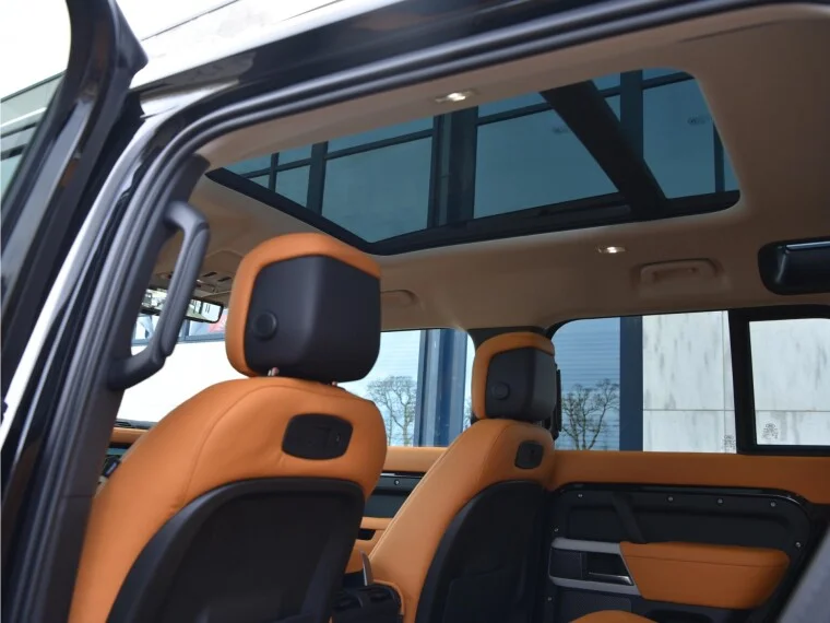 2023 Land Rover Defender - Image 2