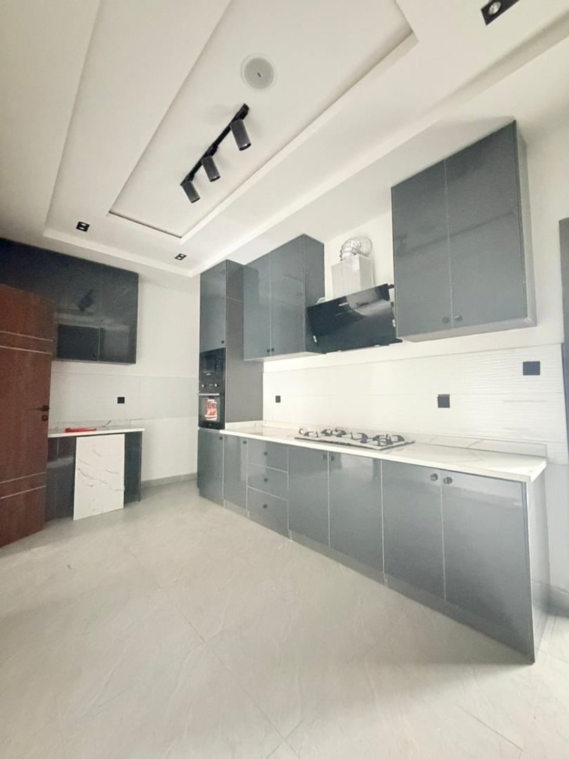 Stunningly Built 4-Bedroom Semi-Detached Duplex - Image 9