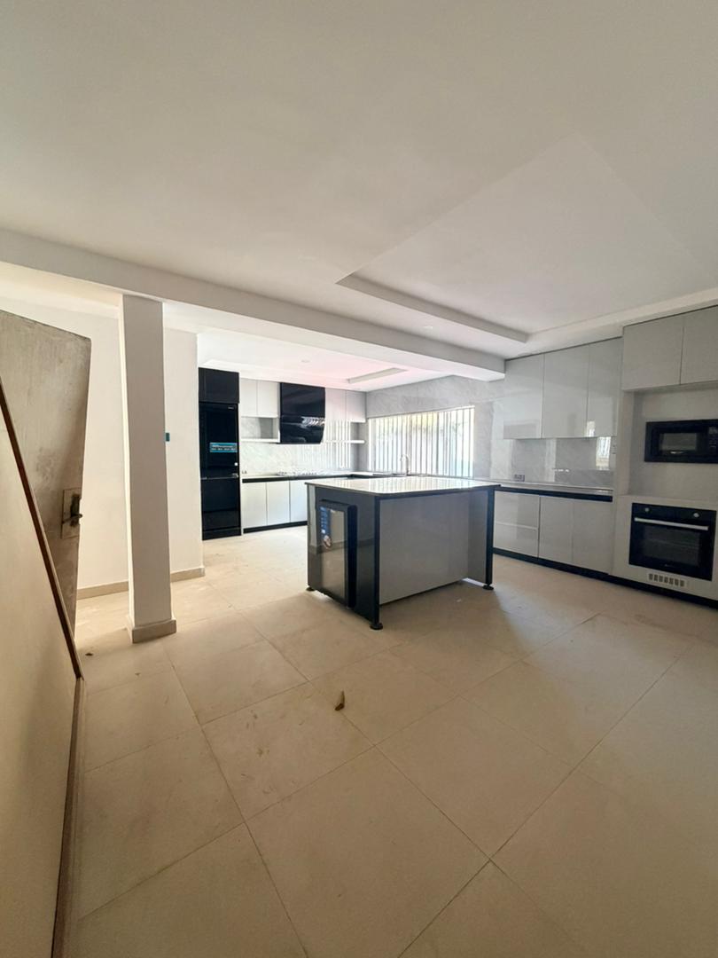 Spacious 5-Bedroom Fully Detached Duplex with Mini BQ, Maryland, Lagos - Image 5