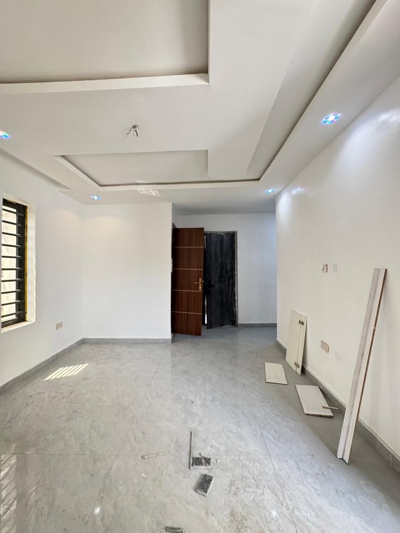 Neatly Built 1-Bedroom Apartment, Surulere, Lagos - Image 5