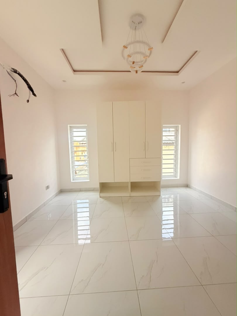 Magnificently Built 5-Bedroom Fully Detached Duplex with a Room BQ, Magodo GRA Phase 2, Lagos - Image 7