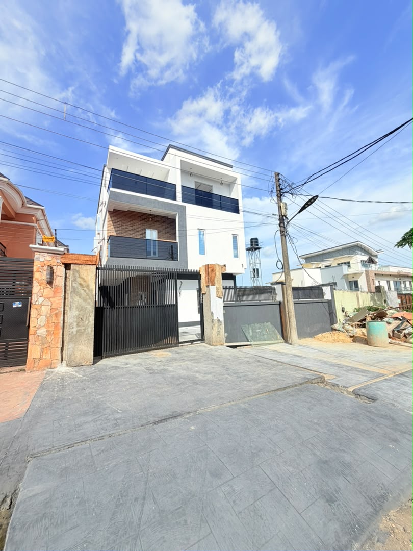 Magnificently Built 5-Bedroom Fully Detached Duplex with a Room BQ, Magodo GRA Phase 2, Lagos - Image 15