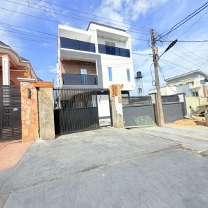 Magnificently Built 5-Bedroom Fully Detached Duplex with a Room BQ, Magodo GRA Phase 2, Lagos