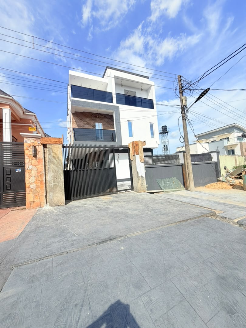 Magnificently Built 5-Bedroom Fully Detached Duplex with a Room BQ, Magodo GRA Phase 2, Lagos