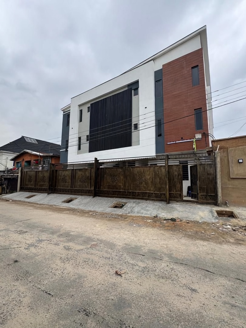 Neatly Built 1-Bedroom Apartment, Surulere, Lagos