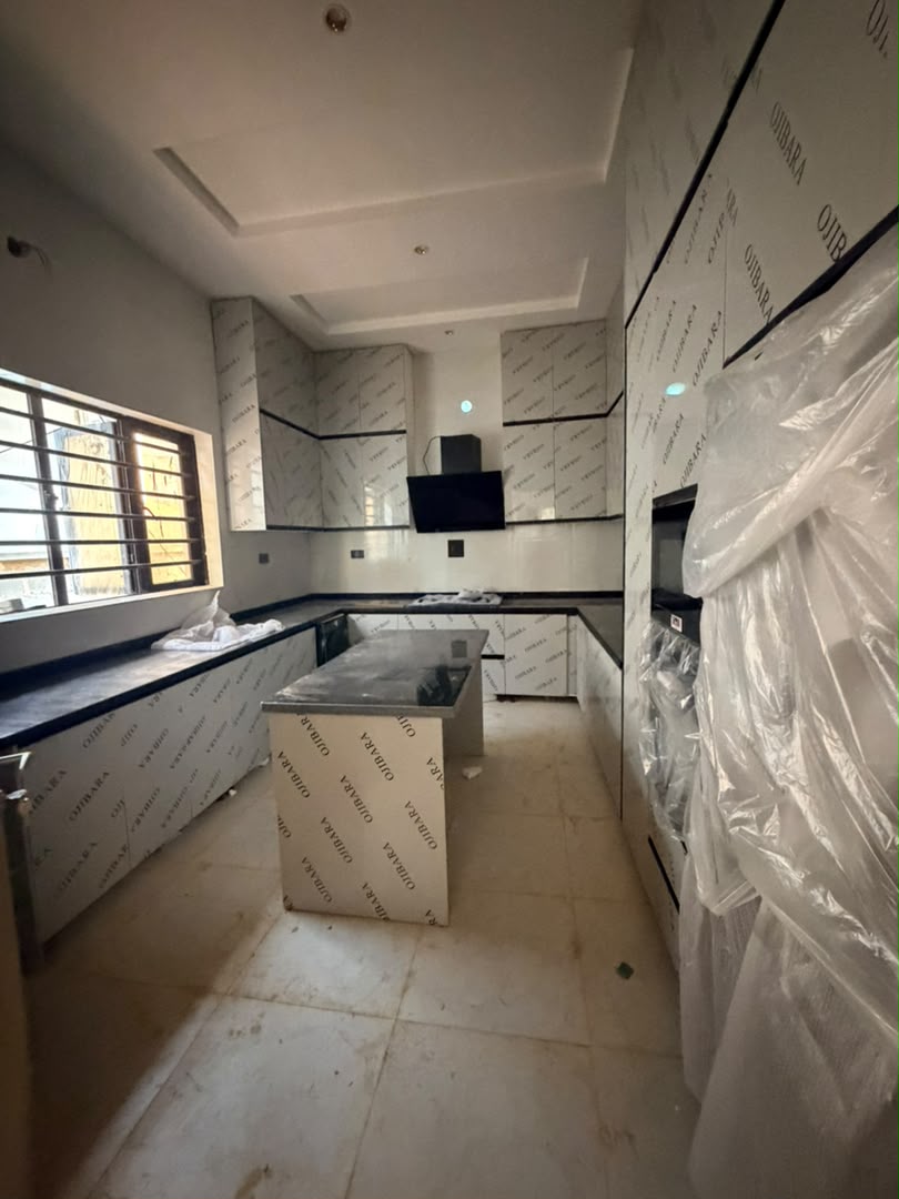 Exquisitely Built 5-Bedroom Detached Duplex with BQ, Opebi, Ikeja - Image 12