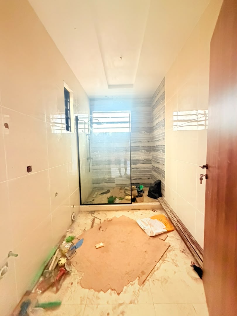 Magnificently Built 5-Bedroom Fully Detached Duplex with a Room BQ, Magodo GRA Phase 2 - Image 2