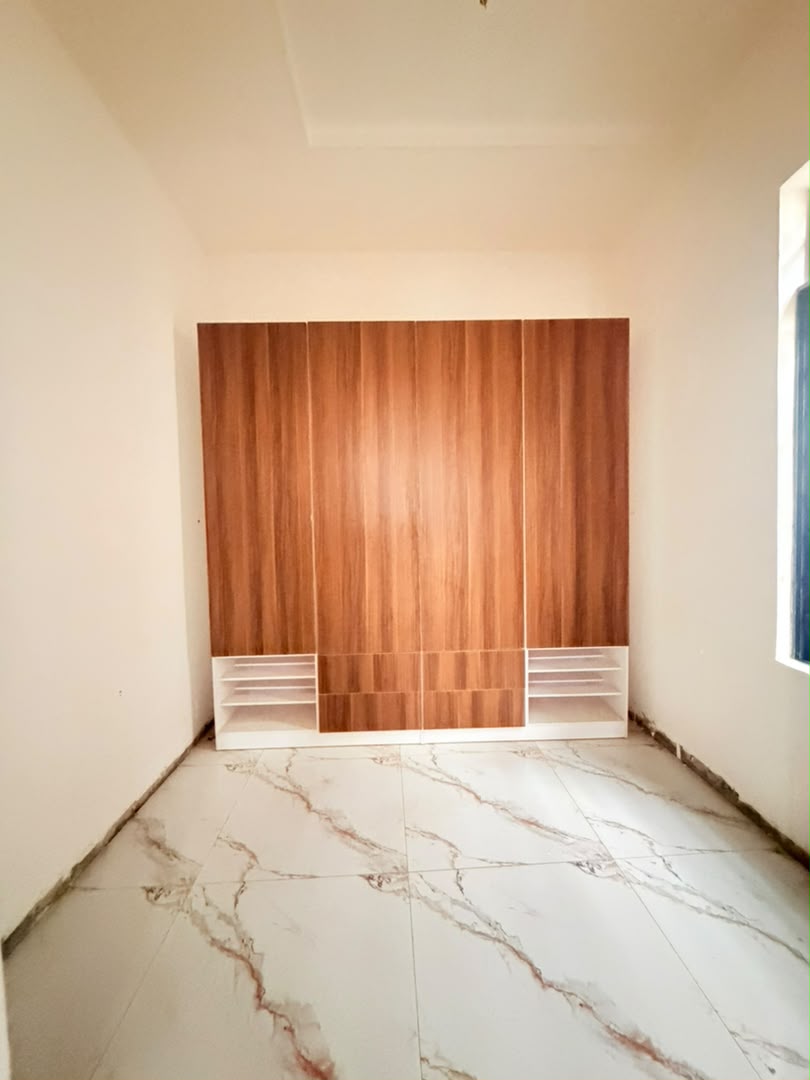 Magnificently Built 5-Bedroom Fully Detached Duplex with a Room BQ, Magodo GRA Phase 2 - Image 3