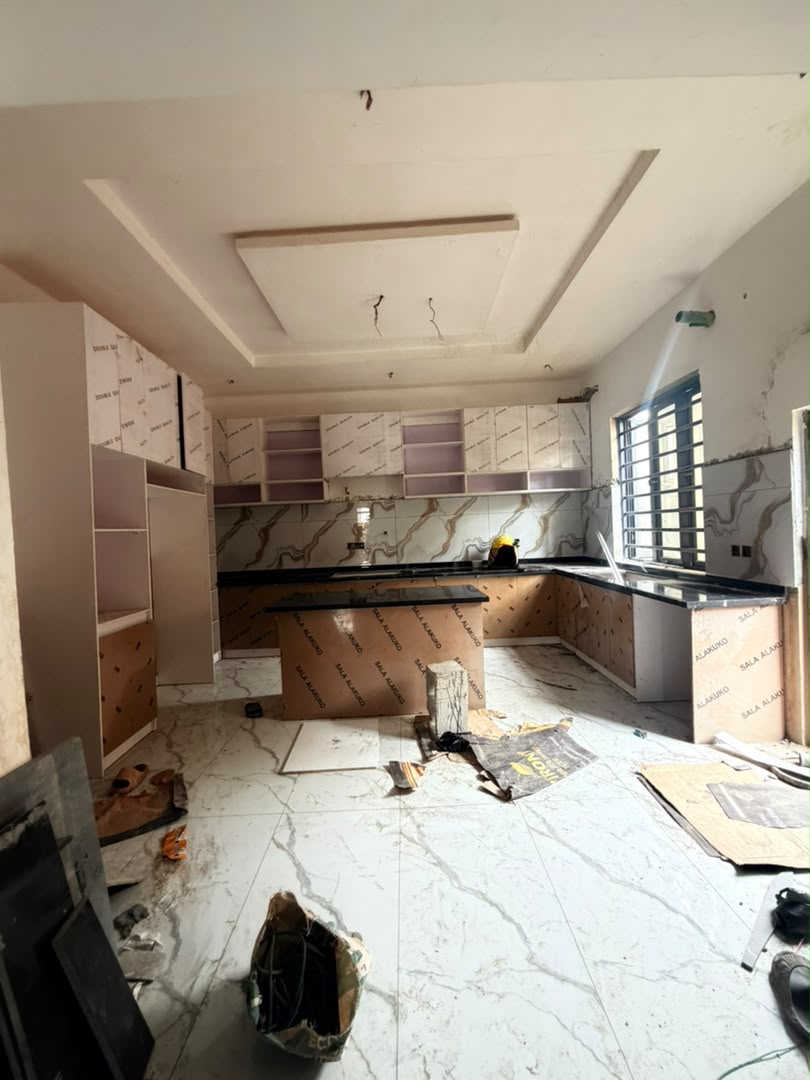 Magnificently Built 5-Bedroom Fully Detached Duplex with a Room BQ, Magodo GRA Phase 2 - Image 6