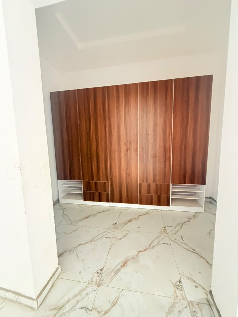 Magnificently Built 5-Bedroom Fully Detached Duplex with a Room BQ, Magodo GRA Phase 2 - Image 7