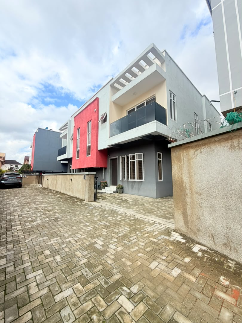Gorgeously Finished Spacious 4 Bedroom Semi-Detached Duplex with a BQ, Ikeja GRA, Lagos - Image 4