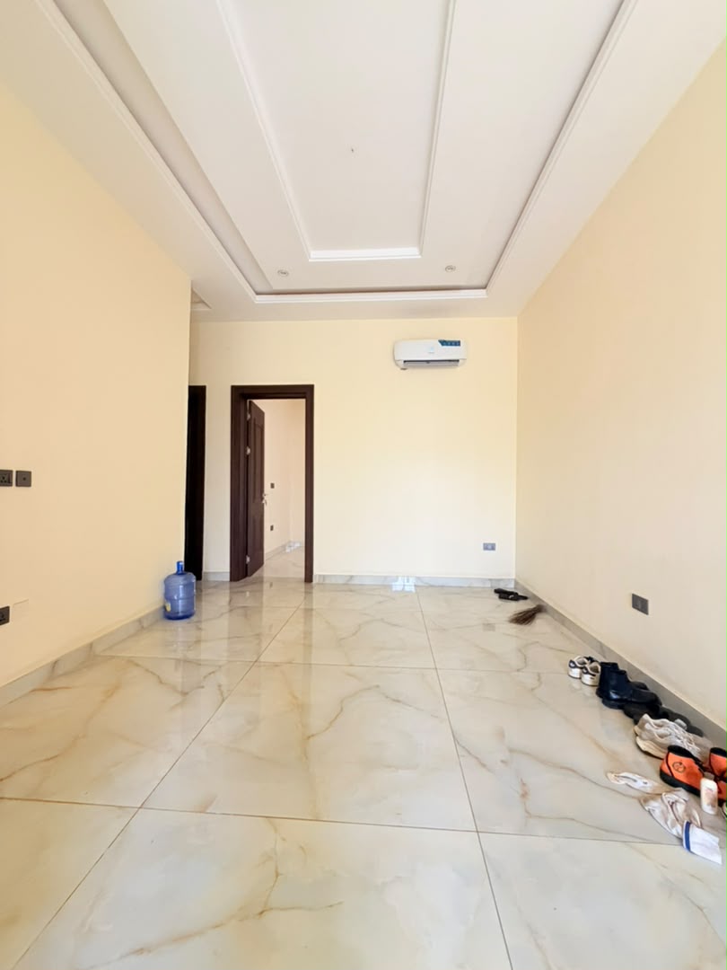 Gorgeously Finished Spacious 4 Bedroom Semi-Detached Duplex with a BQ, Ikeja GRA, Lagos - Image 5