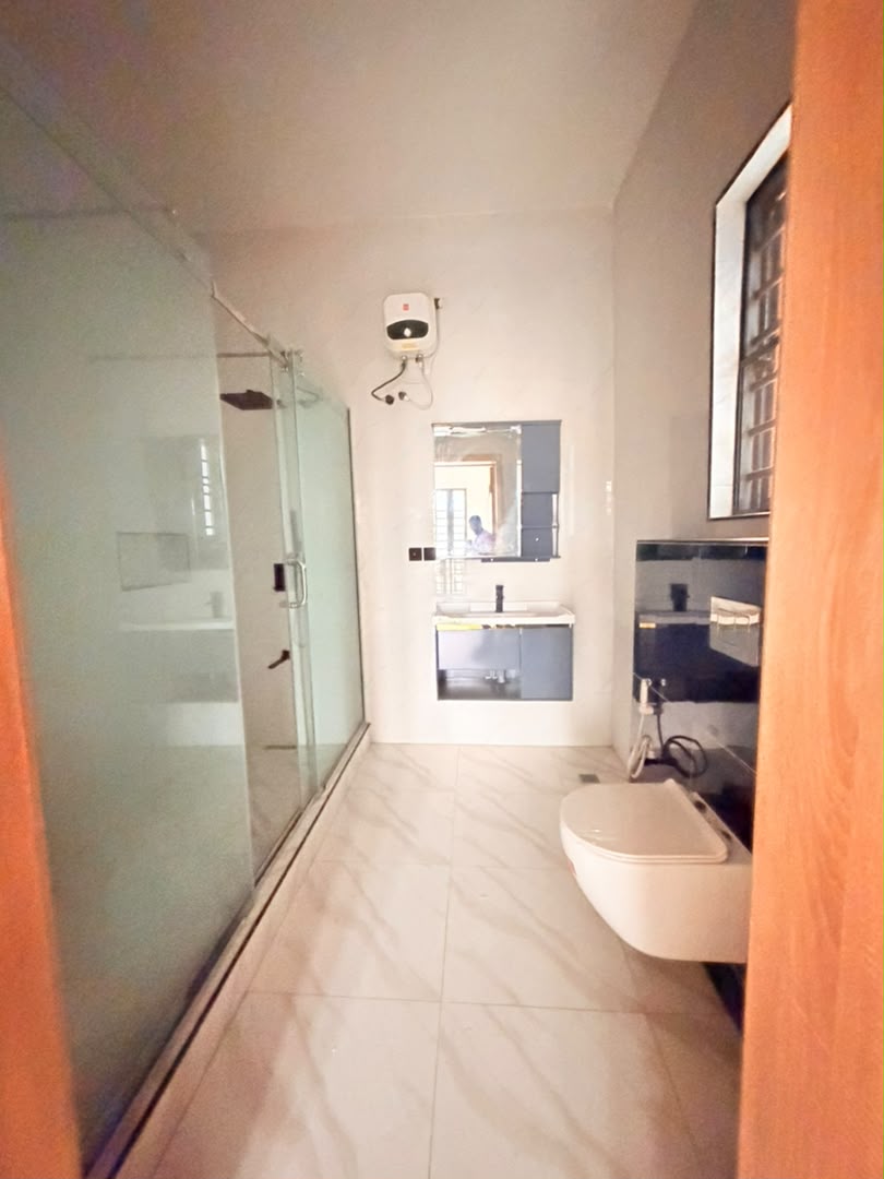 Gorgeously Built 4 Bedroom Fully Detached Duplex with BQ, Magodo GRA Phase 1, Lagos - Image 3