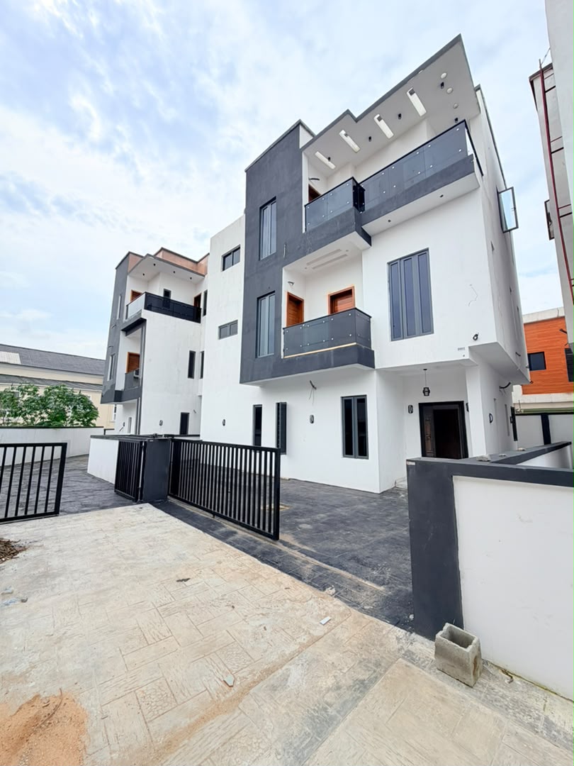 Gorgeously Built 4 Bedroom Fully Detached Duplex with BQ, Magodo GRA Phase 1, Lagos - Image 6