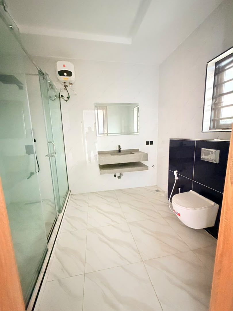 Gorgeously Built 4 Bedroom Fully Detached Duplex with BQ, Magodo GRA Phase 1, Lagos - Image 11