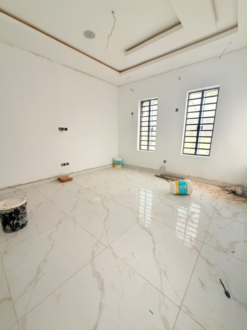 Exquisitely Built 5 Bedroom Fully Detached Duplex with BQ and a Cinema & Pool, Magodo GRA Phase 1 - Image 3