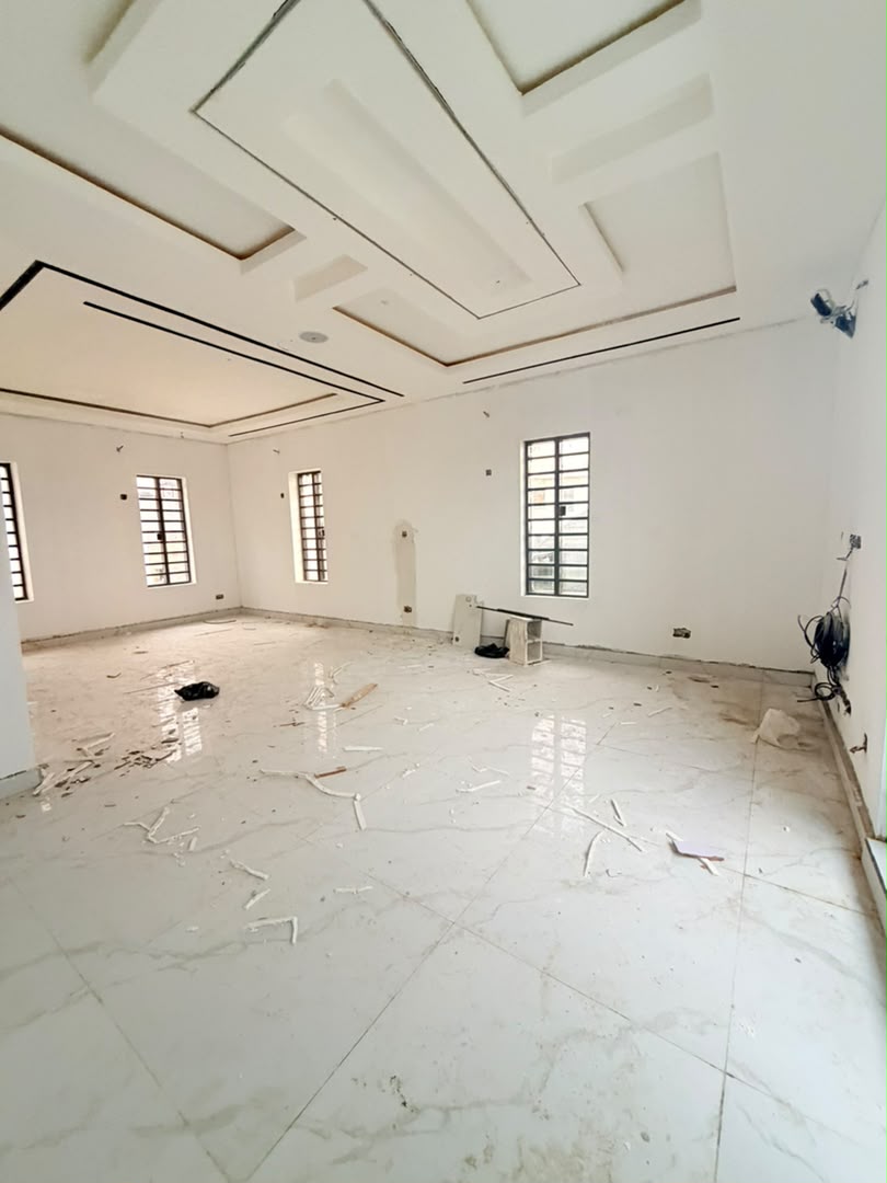 Exquisitely Built 5 Bedroom Fully Detached Duplex with BQ and a Cinema & Pool, Magodo GRA Phase 1 - Image 4