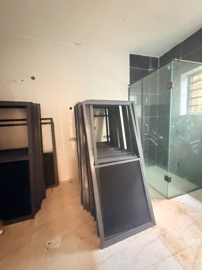 Exquisitely Built 5 Bedroom Fully Detached Duplex with BQ and a Cinema & Pool, Magodo GRA Phase 1 - Image 8