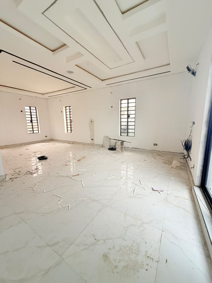 Exquisitely Built 5 Bedroom Fully Detached Duplex with BQ and a Cinema & Pool, Magodo GRA Phase 1 - Image 9