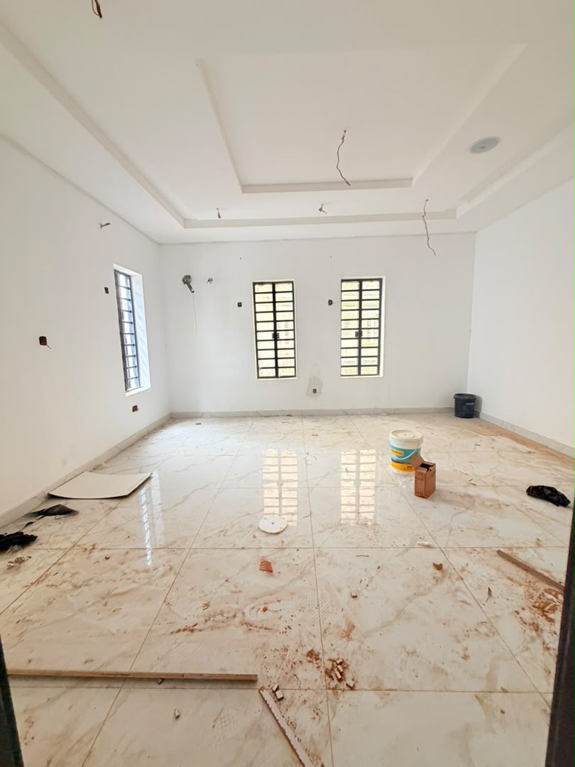 Exquisitely Built 5 Bedroom Fully Detached Duplex with BQ and a Cinema & Pool, Magodo GRA Phase 1 - Image 10