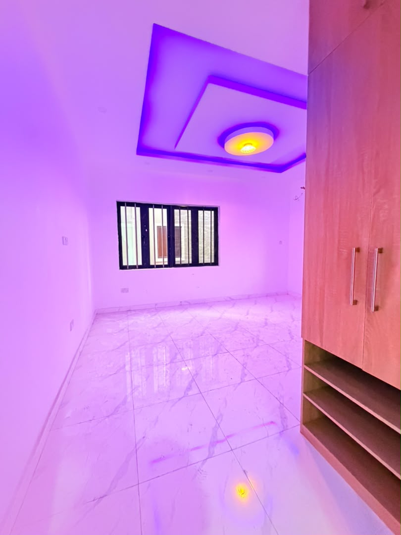 Magnificently Built 5 Bedroom Fully Detached Duplex with a Room BQ, Magodo GRA Phase 2 - Image 4