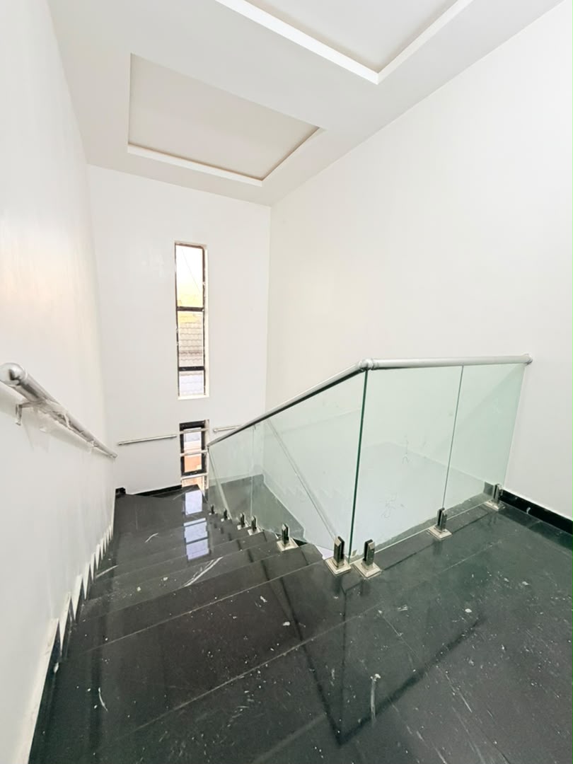 Magnificently Built 5 Bedroom Fully Detached Duplex with a Room BQ, Magodo GRA Phase 2 - Image 9