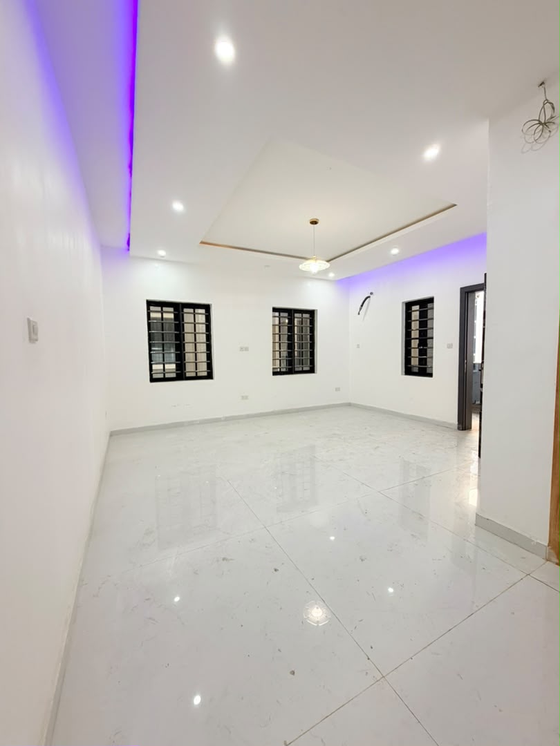 Magnificently Built 5 Bedroom Fully Detached Duplex with a Room BQ, Magodo GRA Phase 2 - Image 10