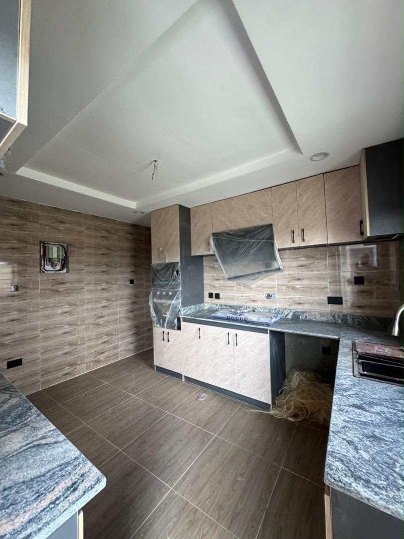 Lovely Built 3 Bedroom Apartment, Yaba - Image 4