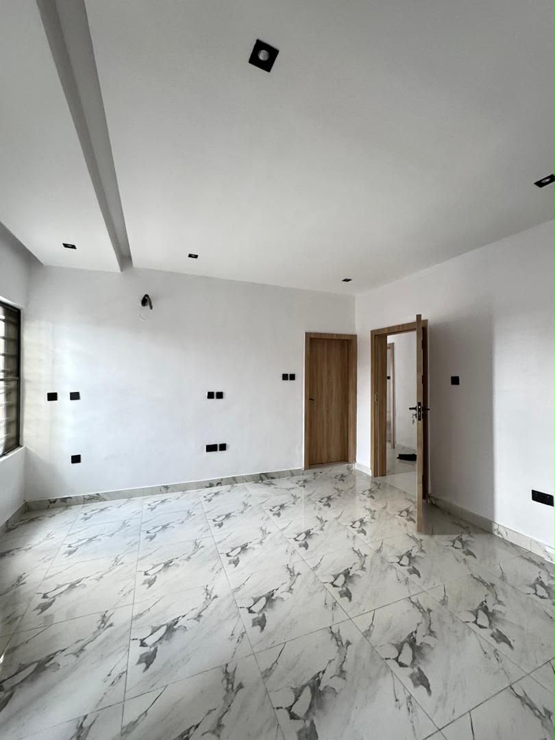 Lovely Built 3 Bedroom Apartment, Yaba - Image 12
