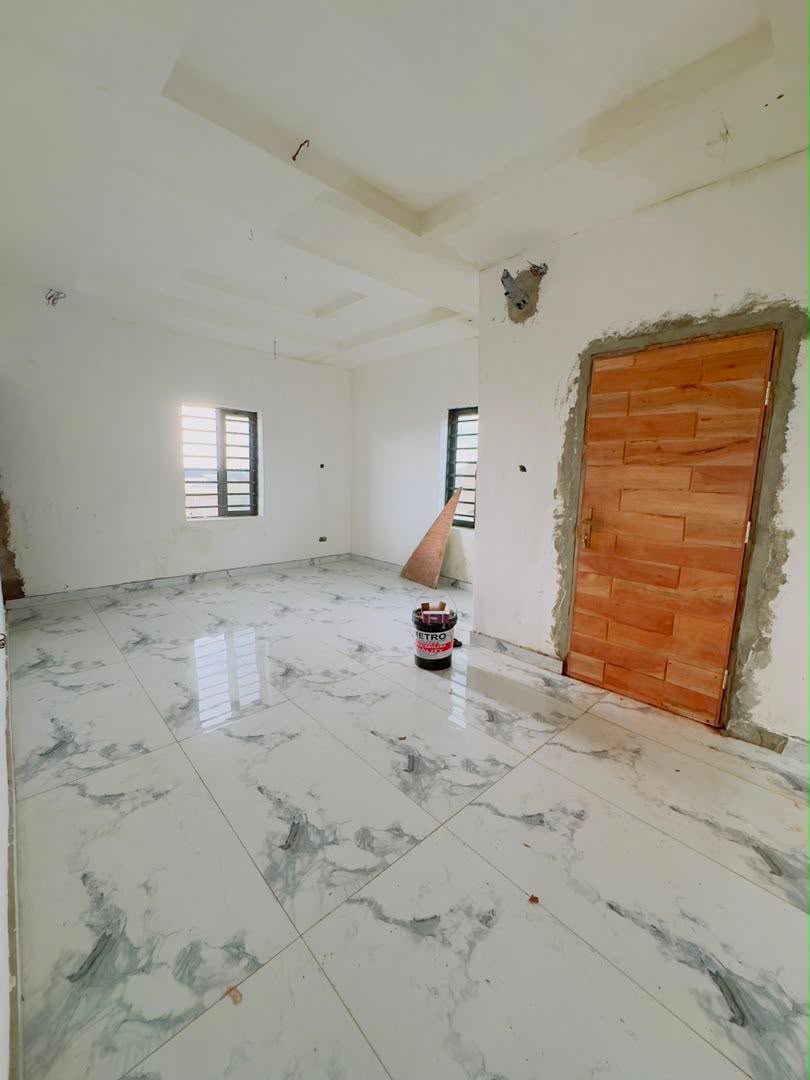 Magnificently Built 6 Bedroom Fully Detached Duplex with a Room BQ, Magodo GRA Phase 2 - Image 4