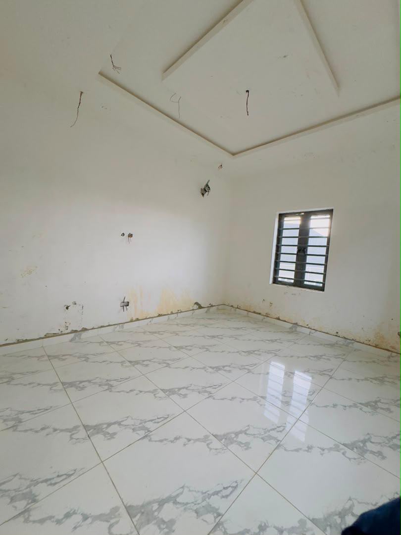 Magnificently Built 6 Bedroom Fully Detached Duplex with a Room BQ, Magodo GRA Phase 2 - Image 9