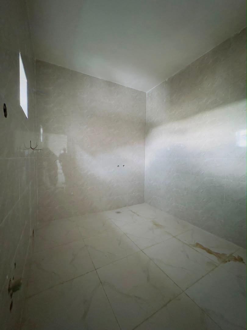 Magnificently Built 6 Bedroom Fully Detached Duplex with a Room BQ, Magodo GRA Phase 2 - Image 11