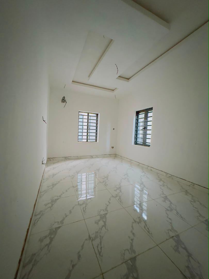 Magnificently Built 6 Bedroom Fully Detached Duplex with a Room BQ, Magodo GRA Phase 2 - Image 14