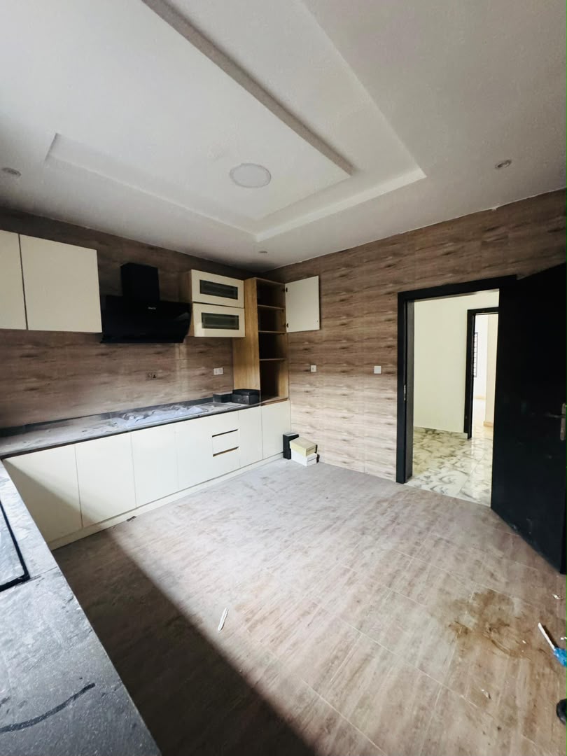 Lovely Built 4 Bedroom Terrace Duplex, Anthony, Maryland - Image 5
