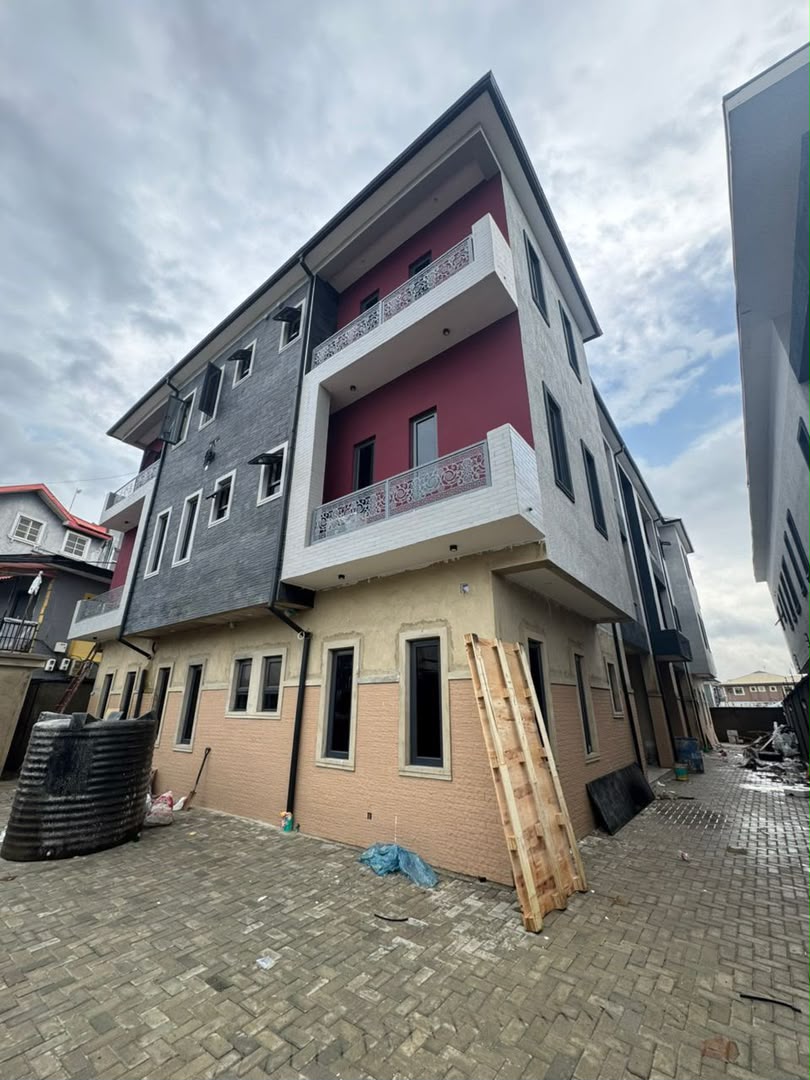 Aesthetically Pleasing 3 Bedroom Apartment, Gbagada