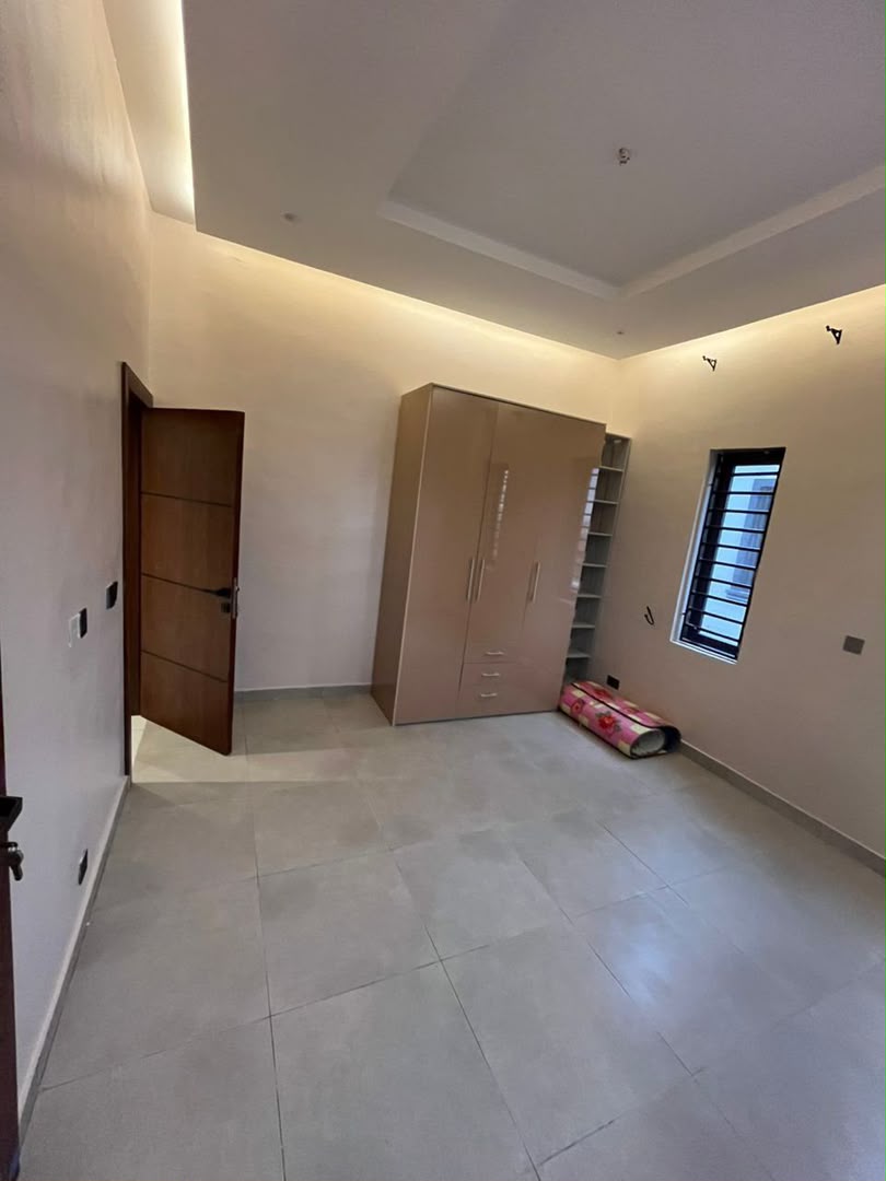 Aesthetically Pleasing 3 Bedroom Apartment, Gbagada - Image 7