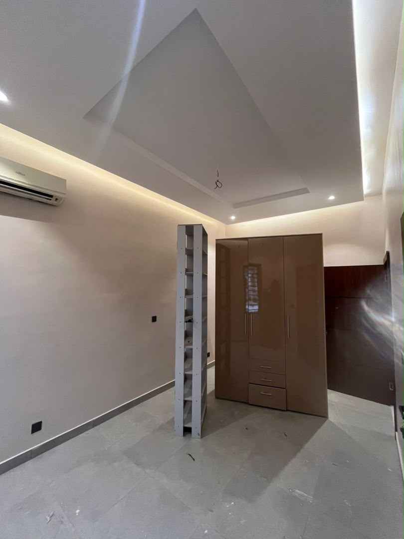 Aesthetically Pleasing 3 Bedroom Apartment, Gbagada - Image 12