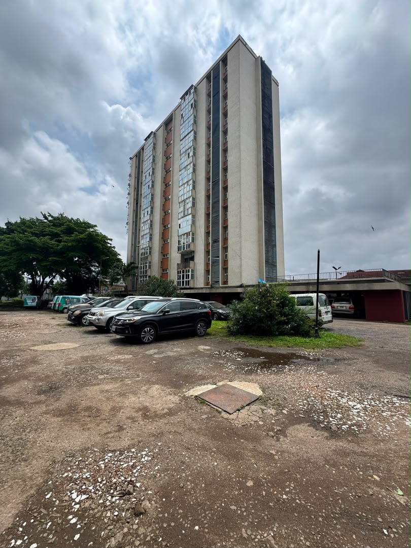 Magnificently Built 3 Bedroom Apartment, Eric Moore, Surulere - Image 10