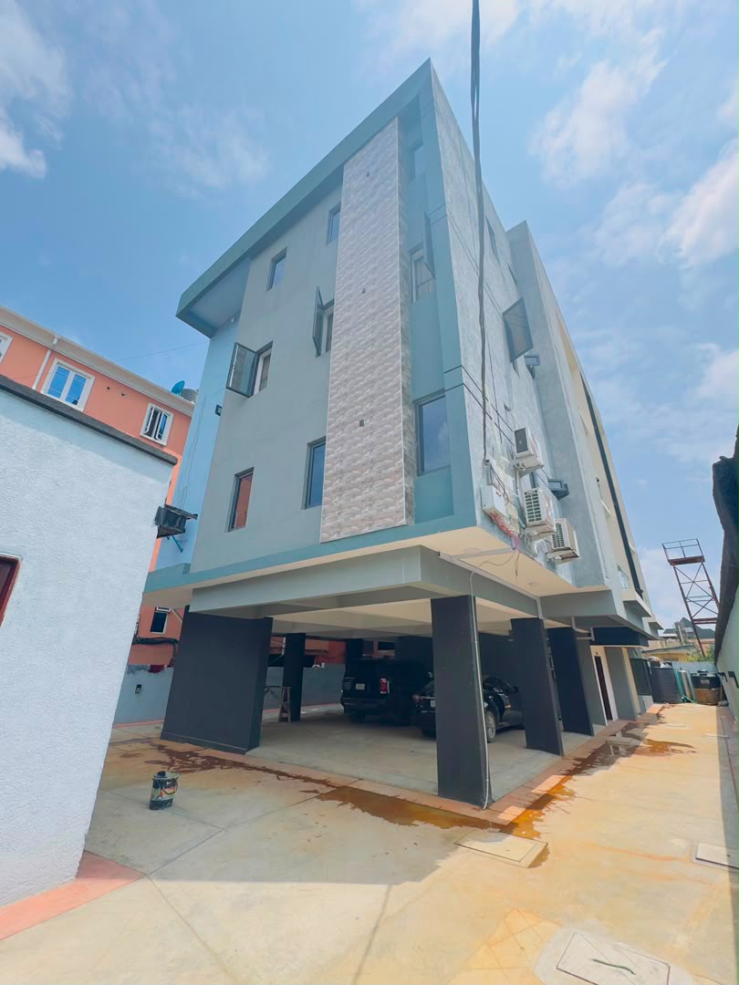 Spaciously Built 2 Bedroom Apartment, Surulere, Lagos