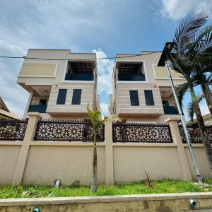 Spaciously Built 5 Bedroom Fully Detached Duplex with a Room BQ and a Study Room, Omole Phase 1